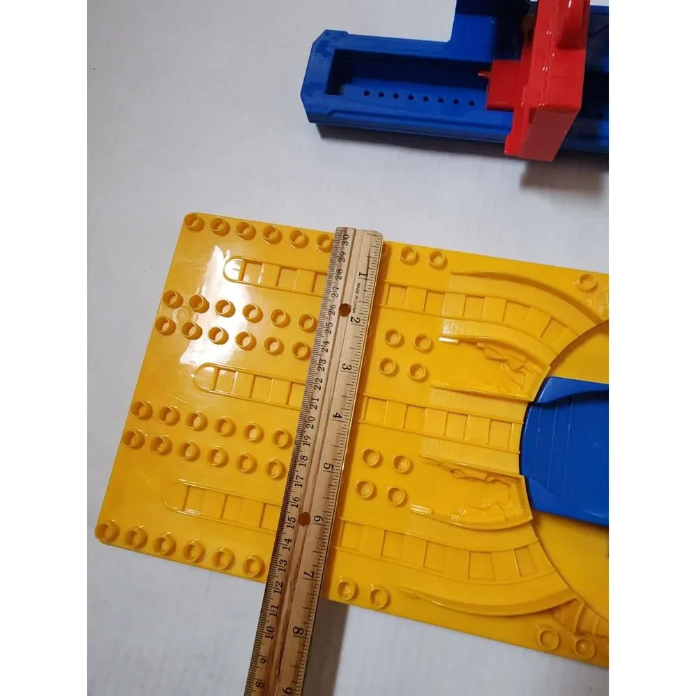Mega Bloks Train Base & Lift Loader – Mixed Lot